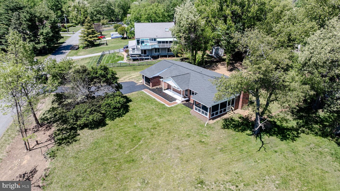 56 Mowbray Lane photo 49