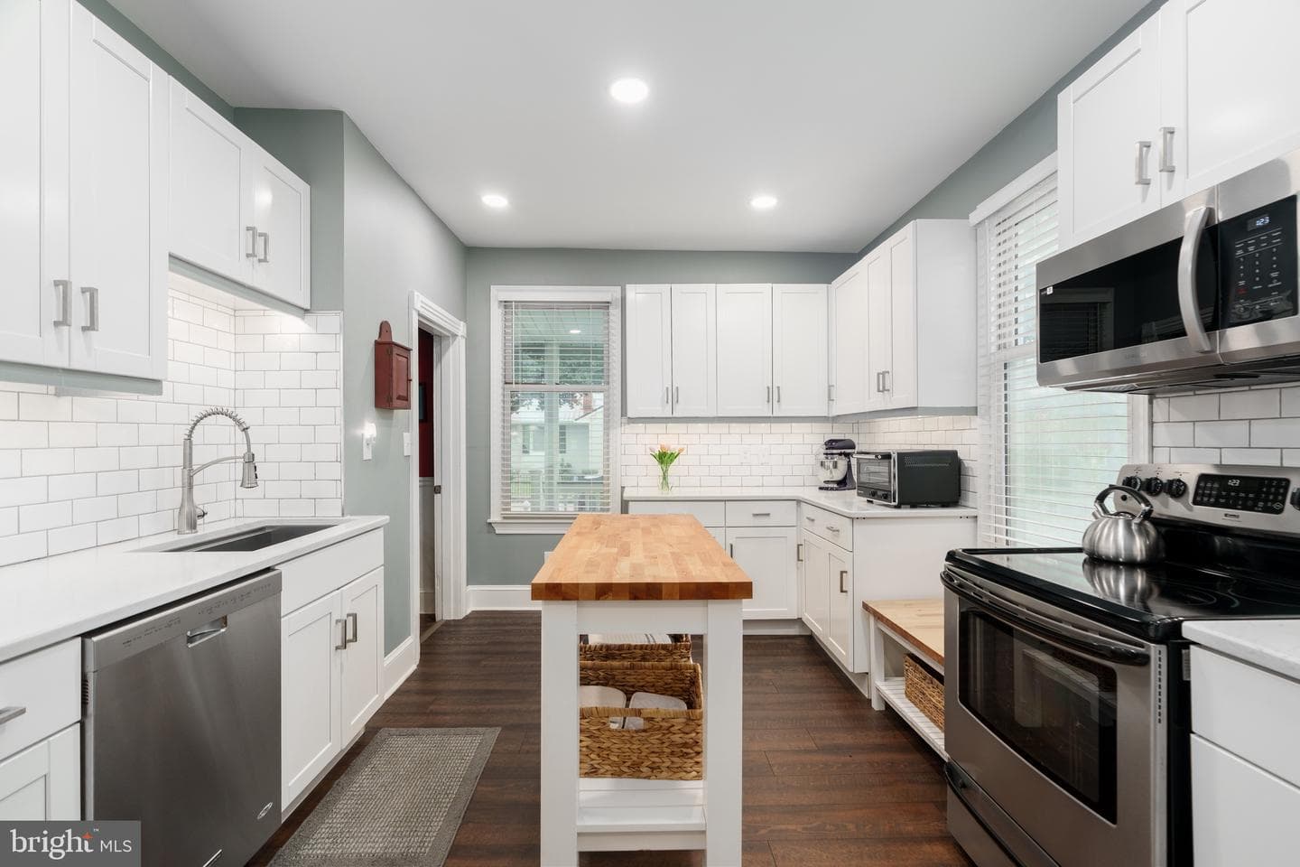 246 Biddle Street photo 7