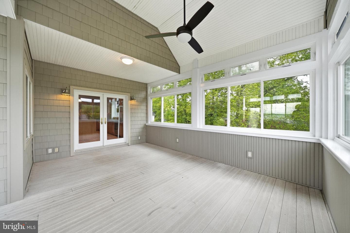 160 Cliffview Drive photo 42