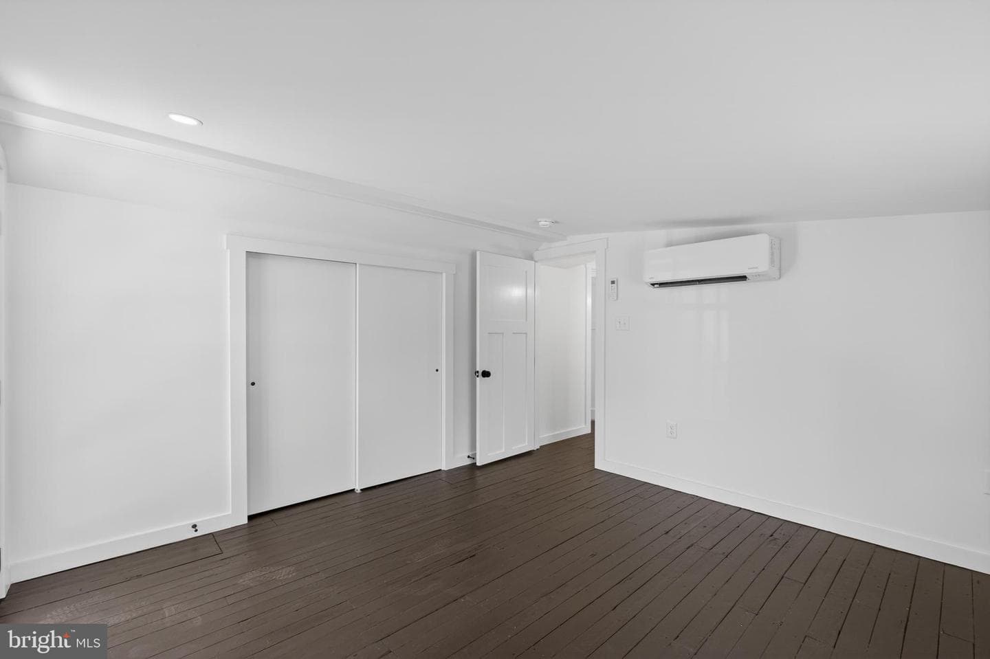 70 Park Lane photo 31