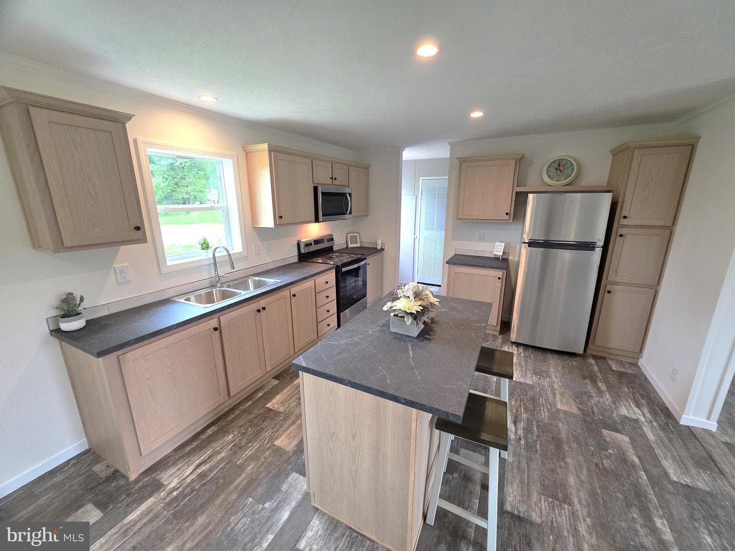 289 Grove Neck Road photo 7