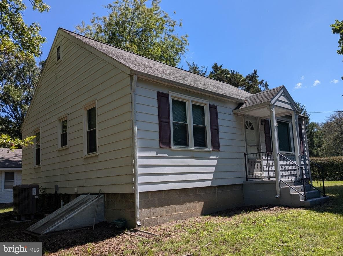 72 Hillcrest Lane