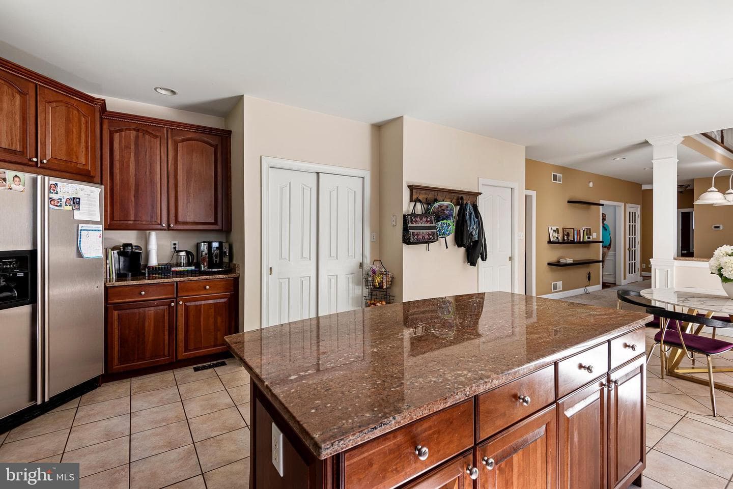 233 Woodholme Way photo 19