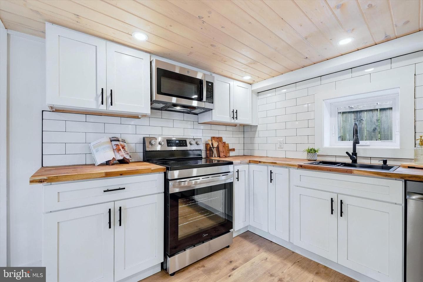 41 Beachview Avenue photo 49