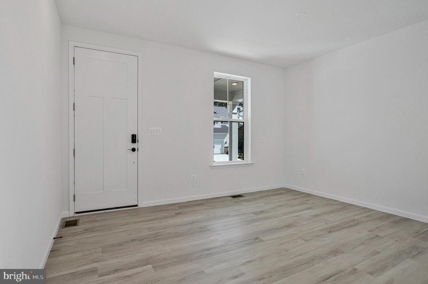 112 Catalpa Drive photo 5