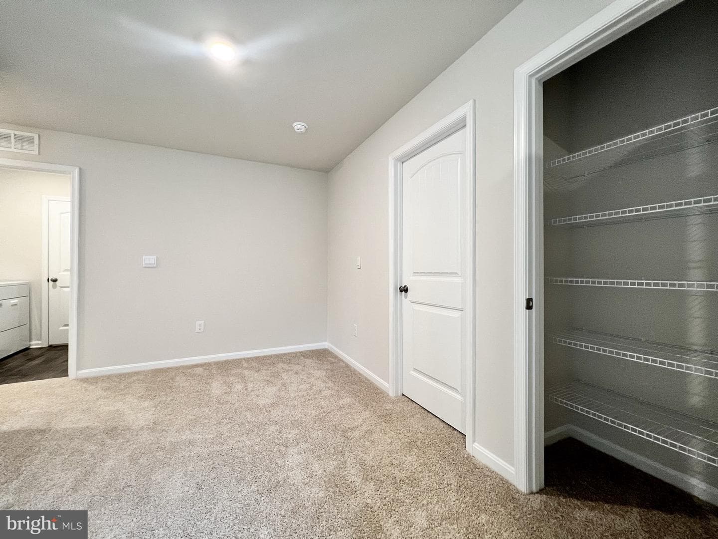 602 Heathrow Circle photo 25