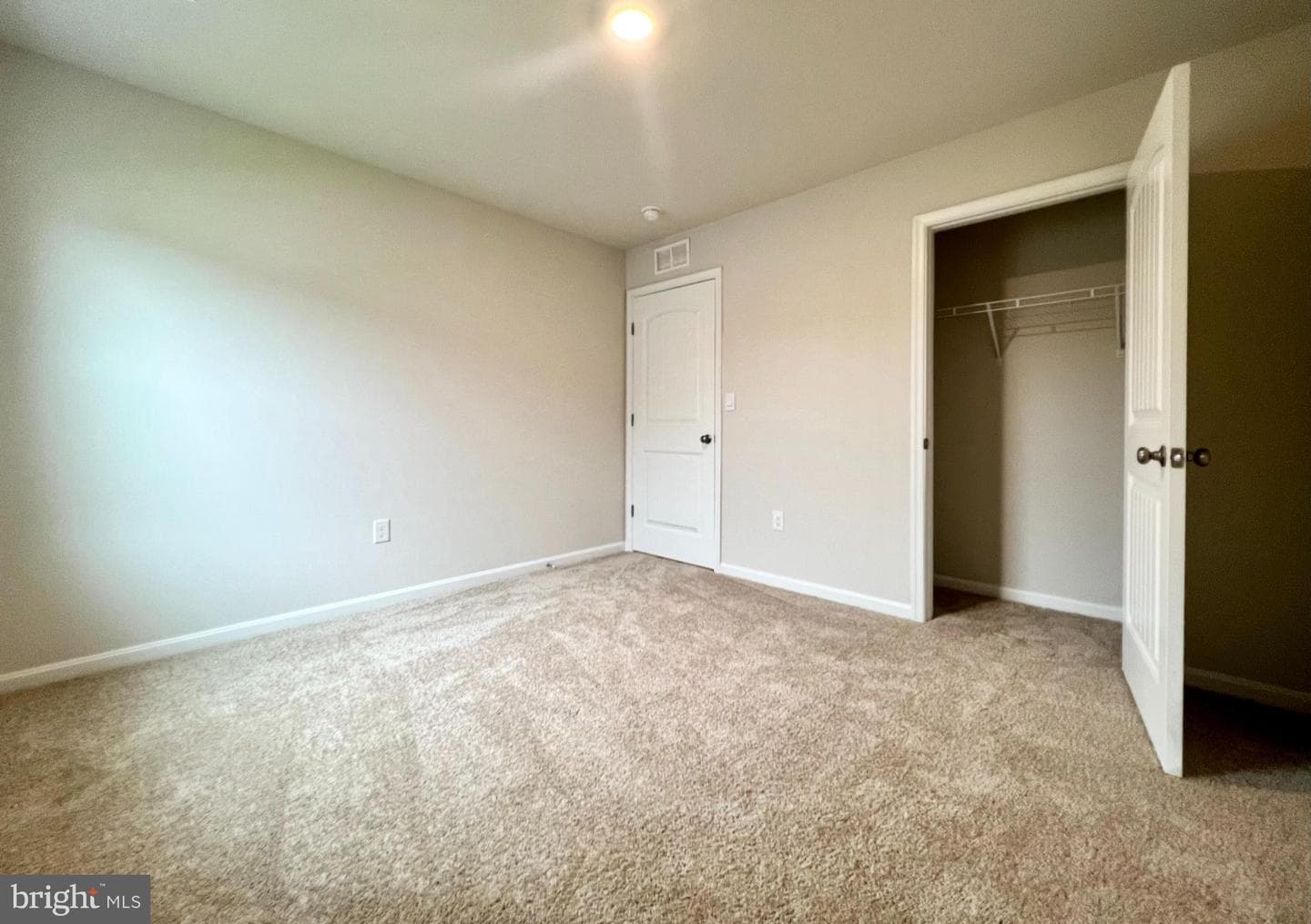 602 Heathrow Circle photo 28