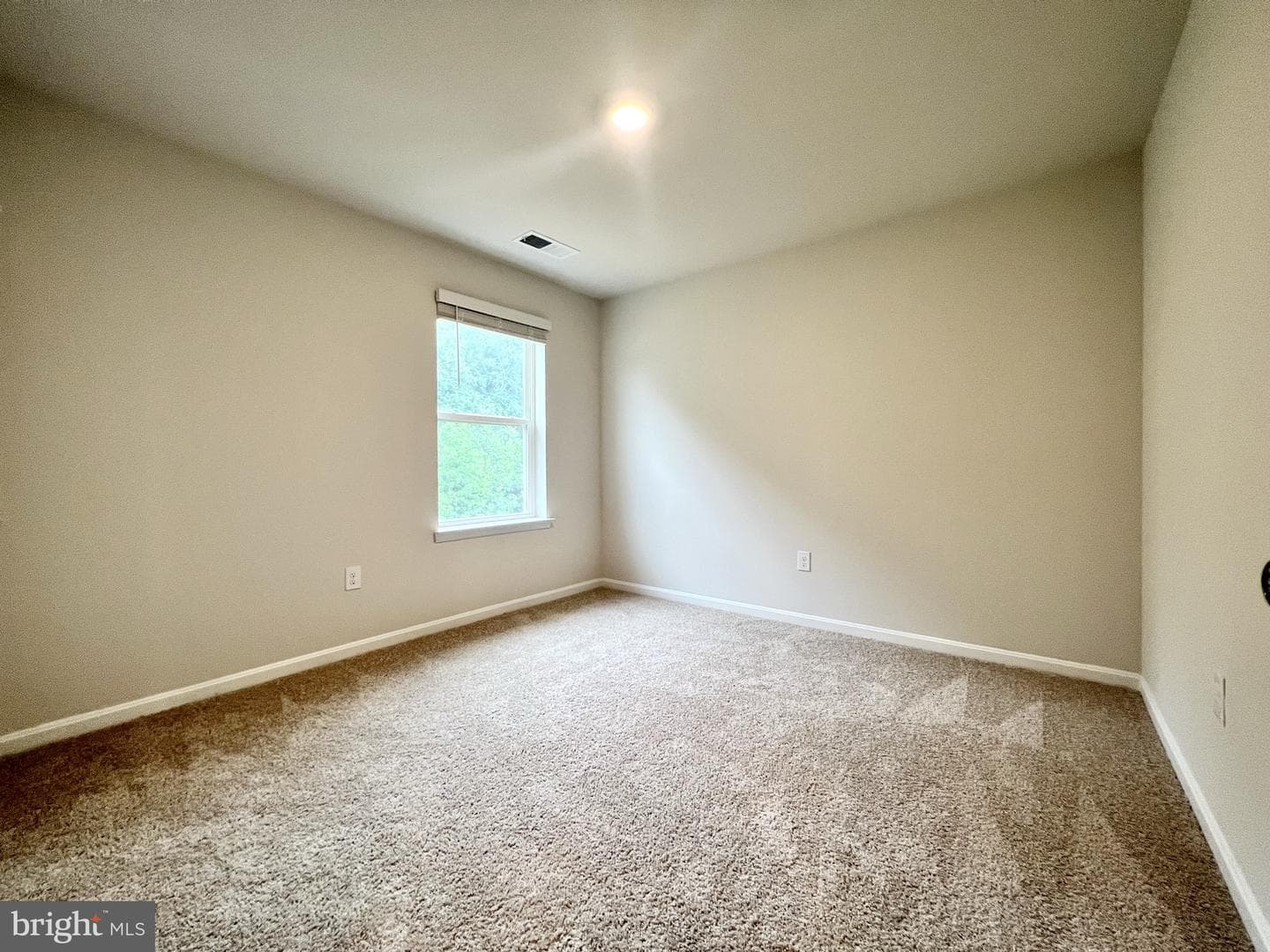 602 Heathrow Circle photo 32