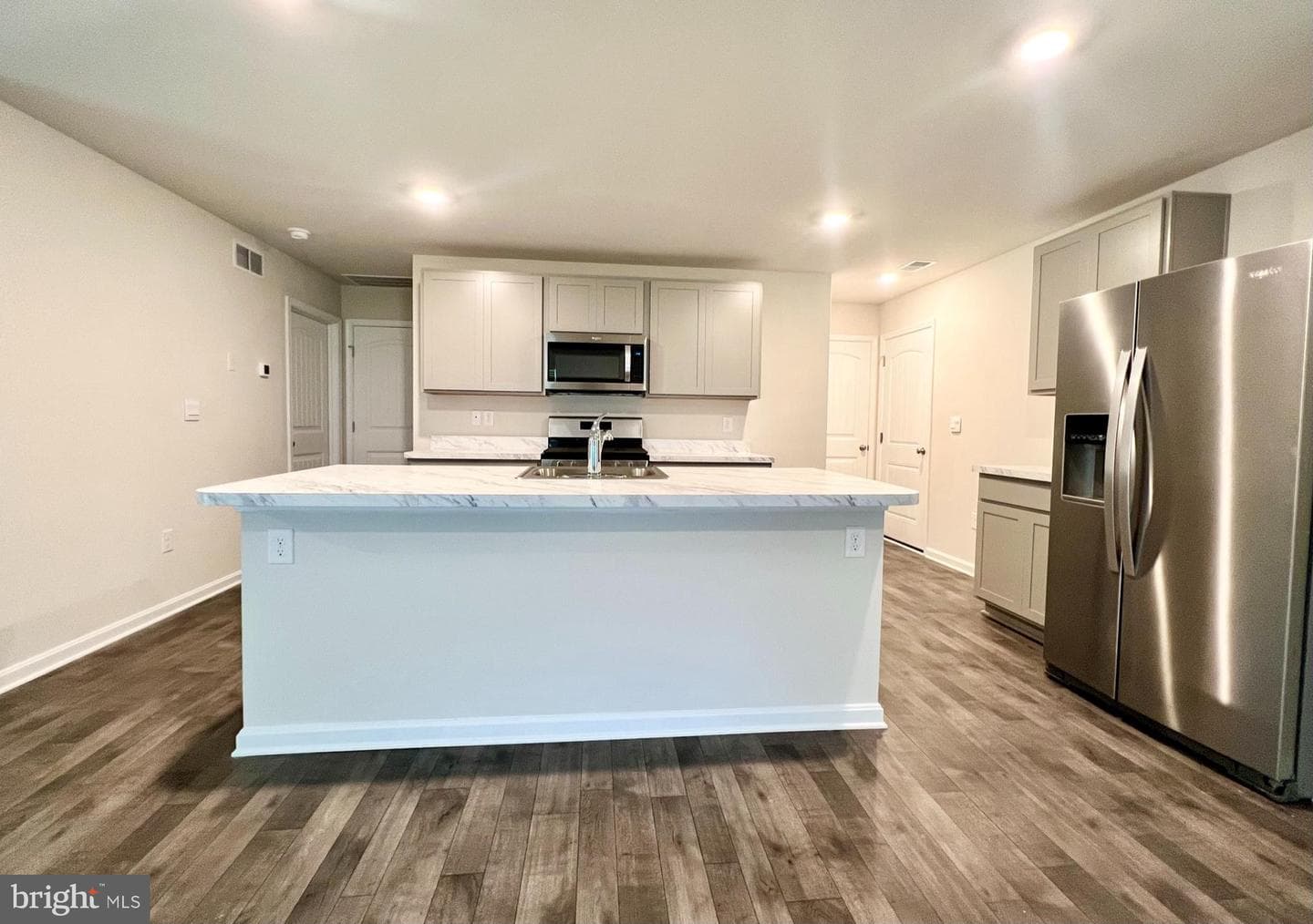 602 Heathrow Circle photo 8