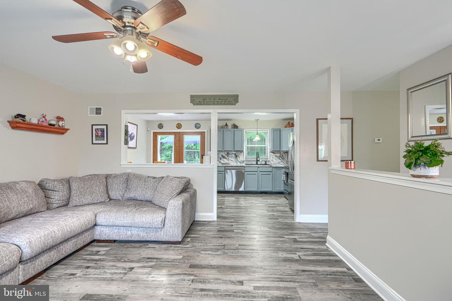72 Catalpa Drive photo 6