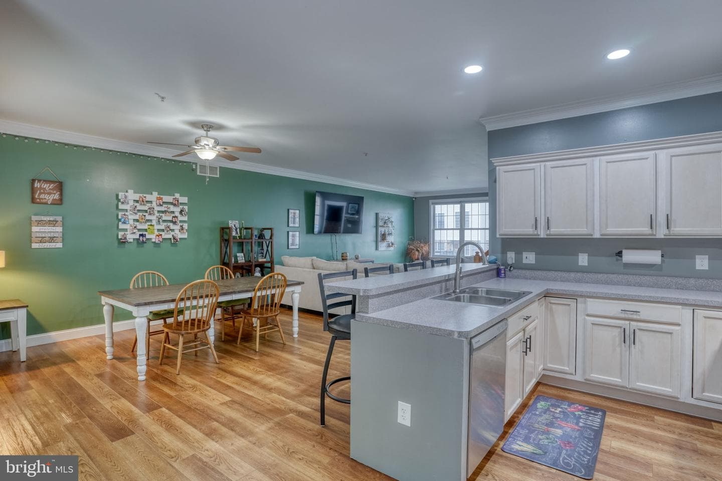 15 Guilford Court photo 16