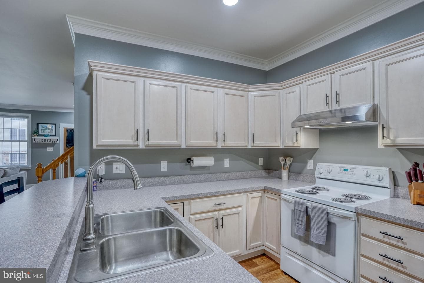 15 Guilford Court photo 17