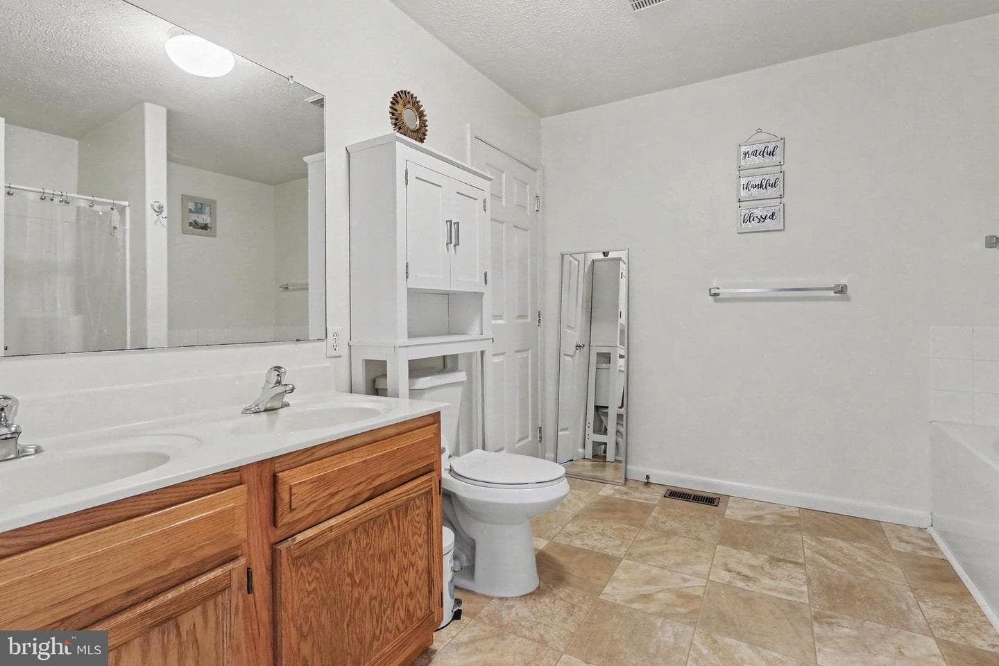 7 Kina Court photo 20