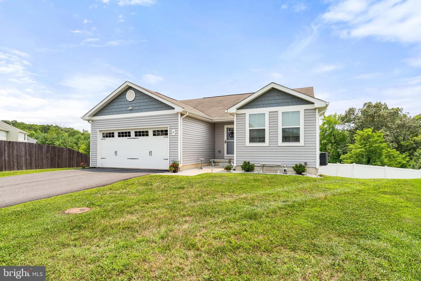 8 Crabapple Court photo 3