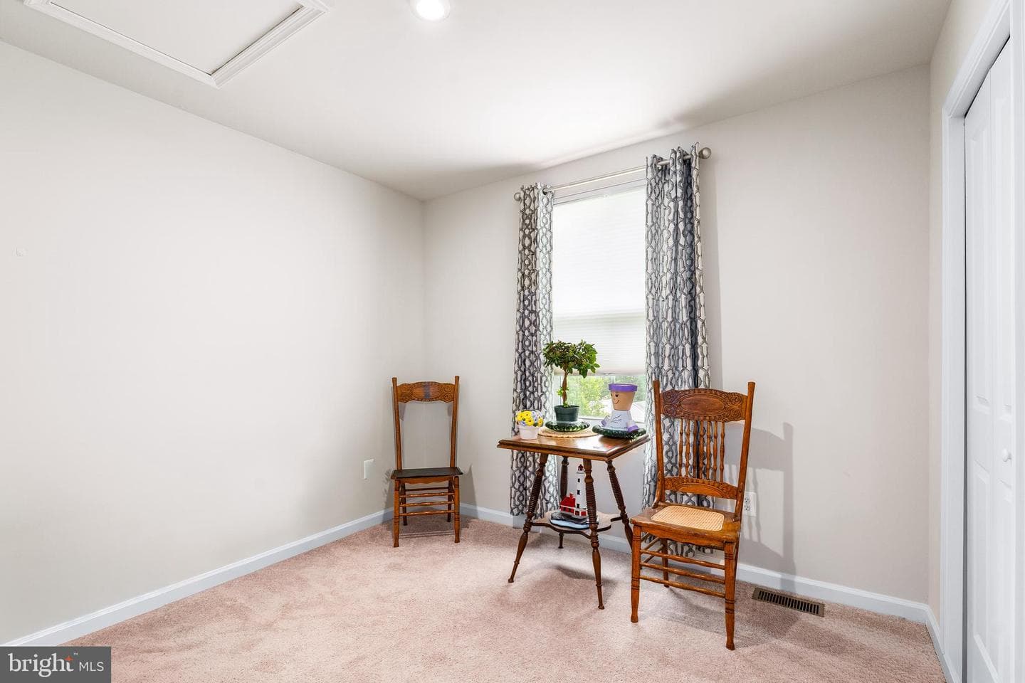 8 Crabapple Court photo 8