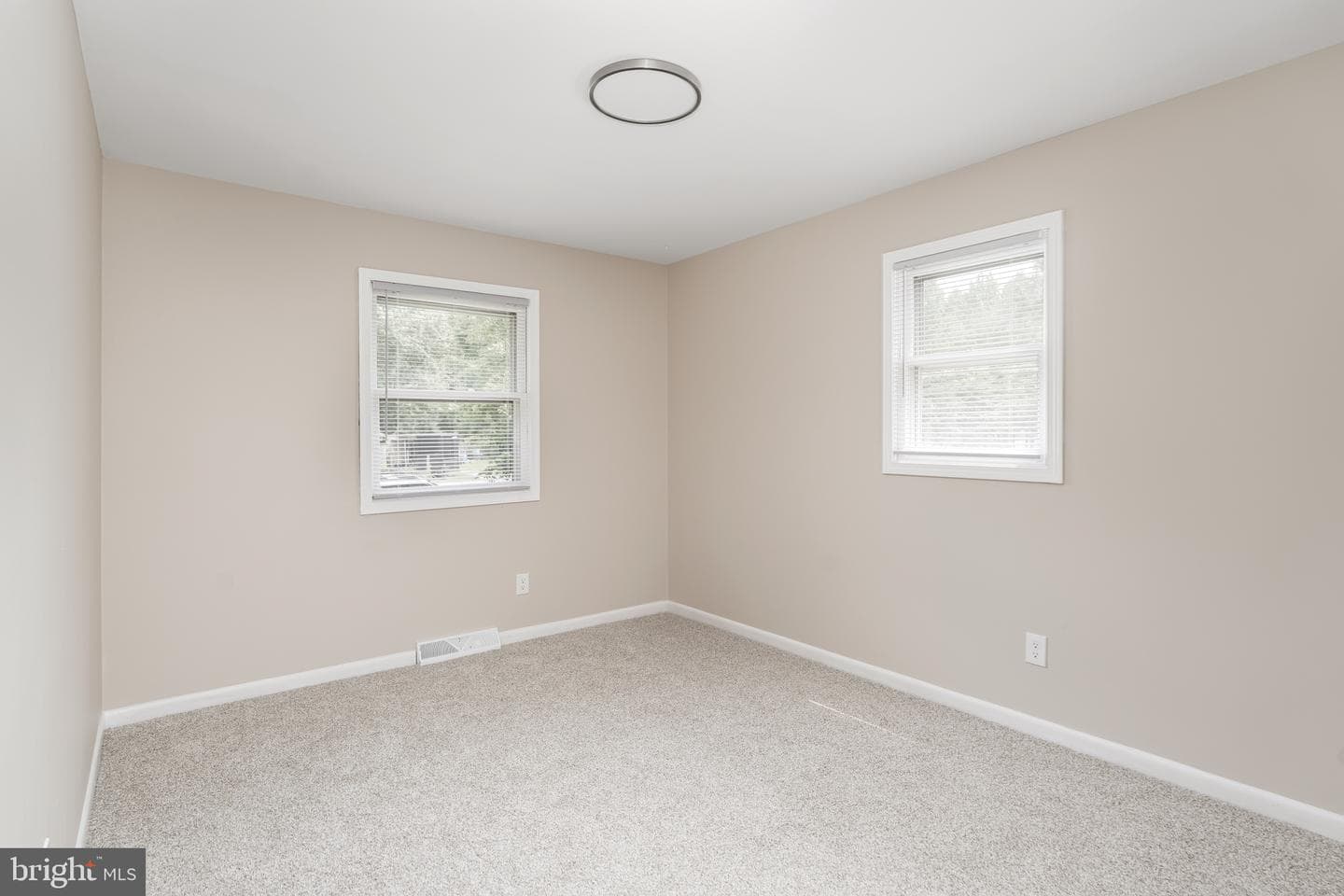 89 Greenwood Street photo 11