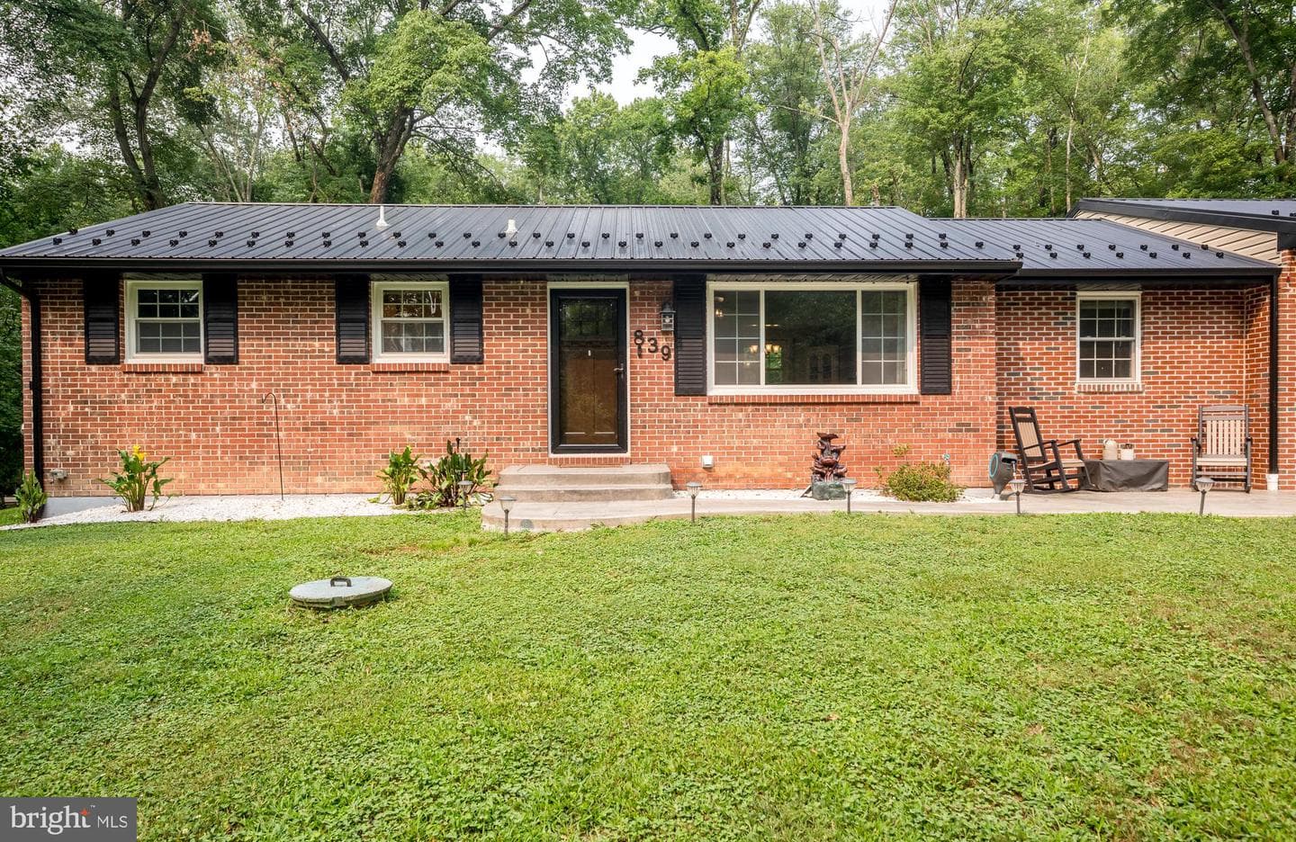 839 Red Toad Road photo 3