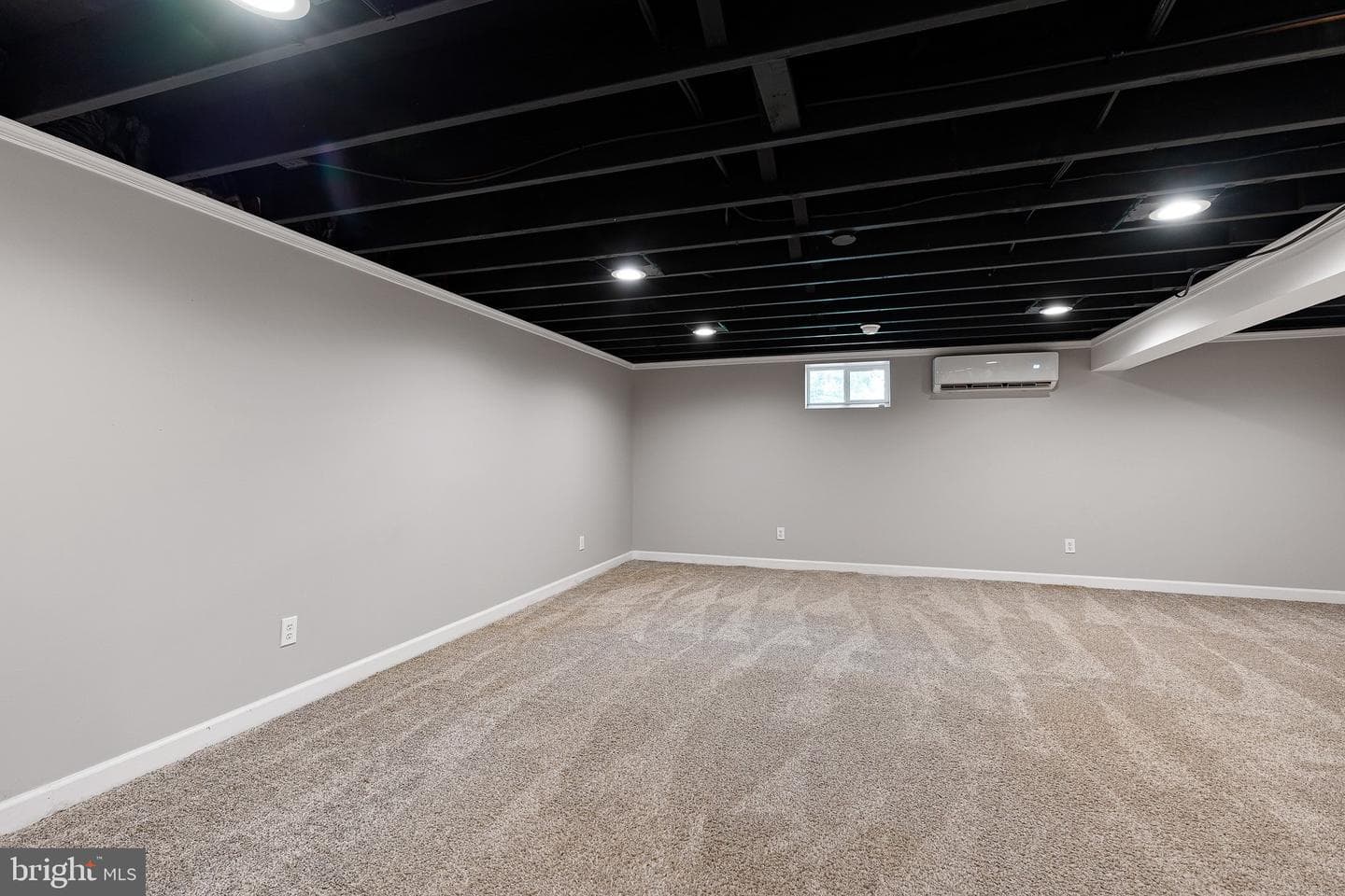 215 Calvert Road photo 25