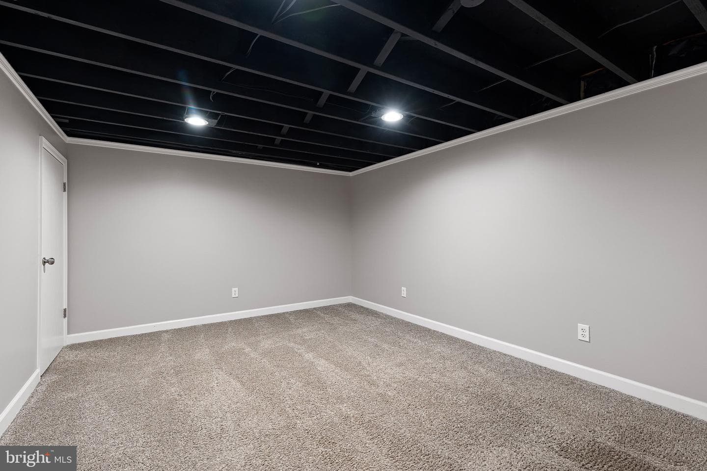 215 Calvert Road photo 28