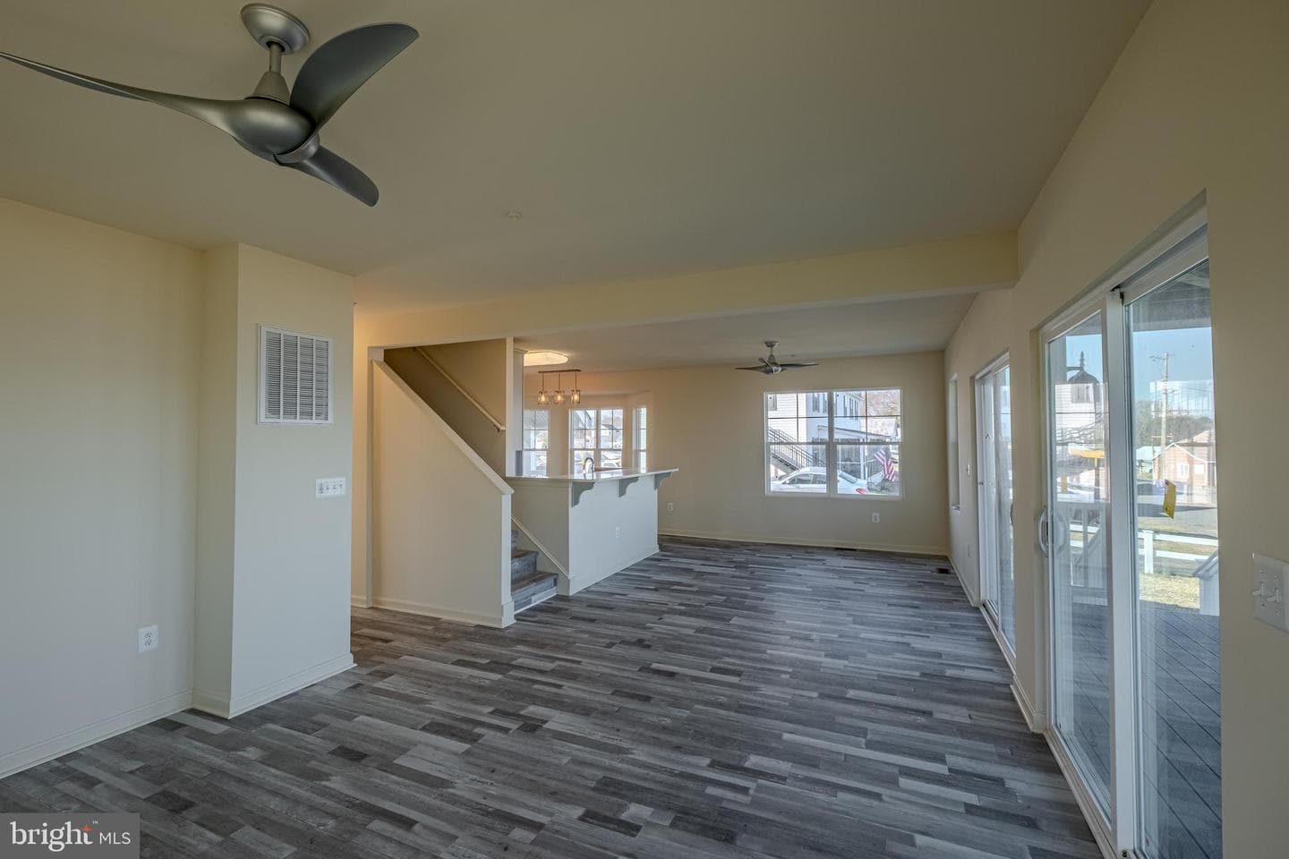7391 Benedict Avenue photo 15