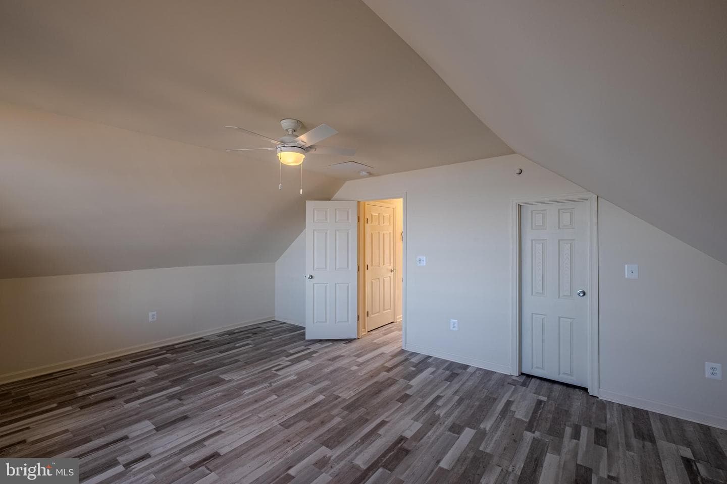 7391 Benedict Avenue photo 24