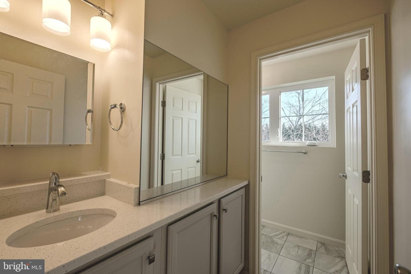 7391 Benedict Avenue photo 31