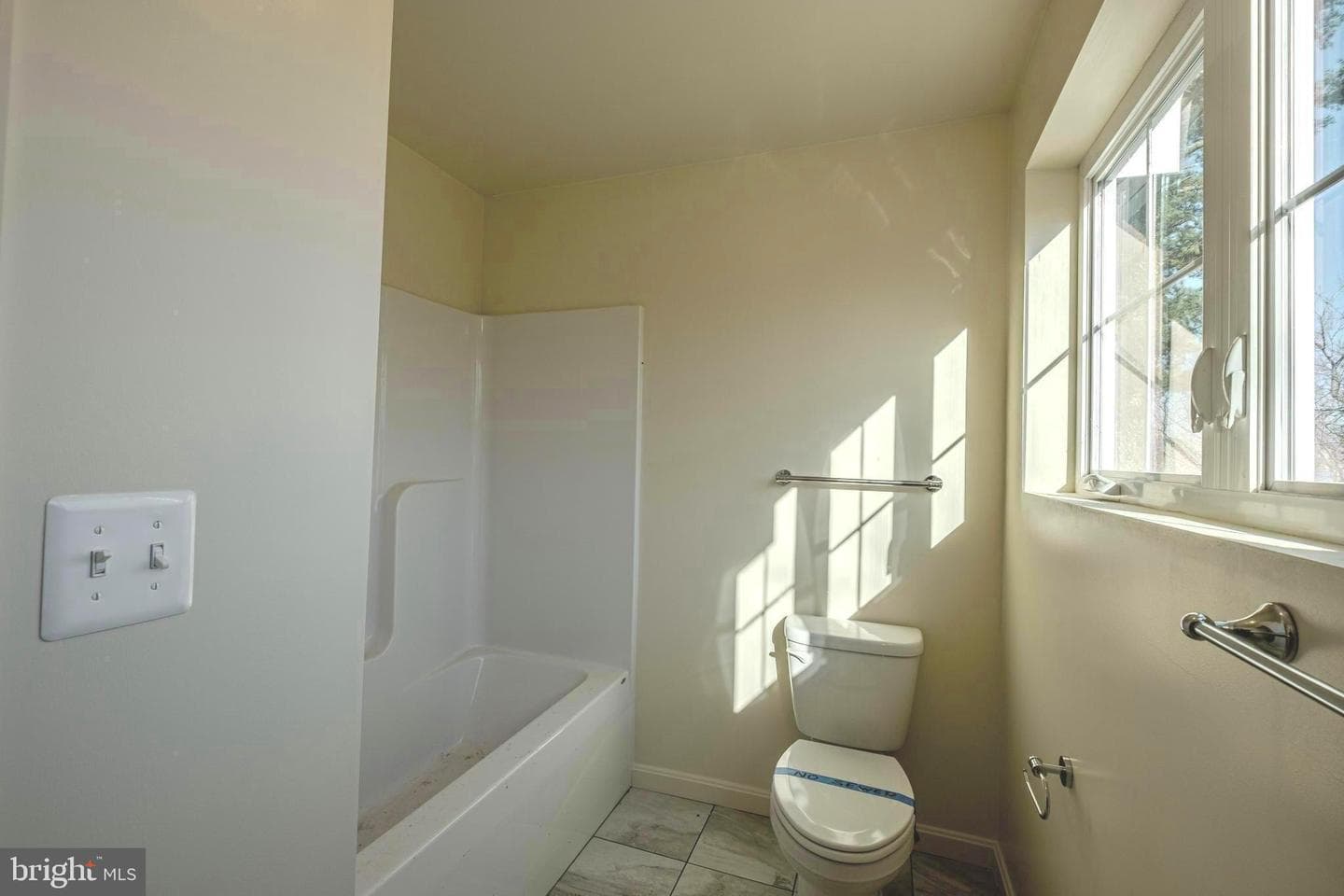 7391 Benedict Avenue photo 32