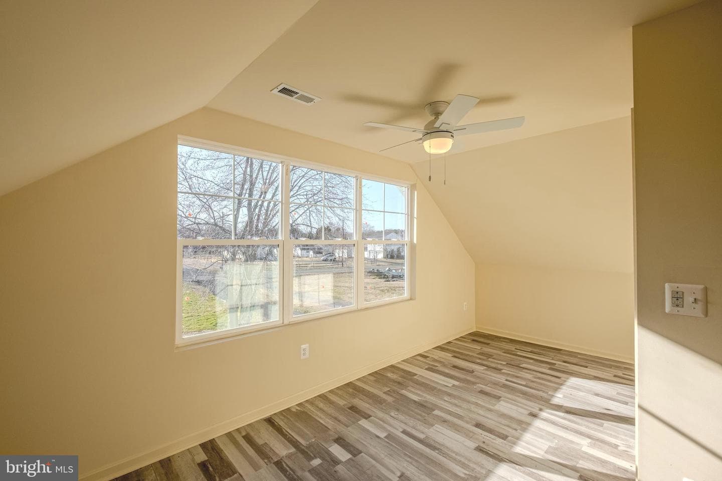 7391 Benedict Avenue photo 34