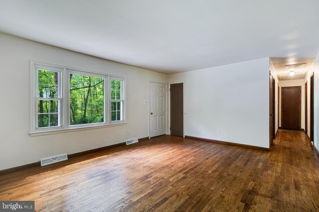 10258 Springhill Newtown Road photo 11
