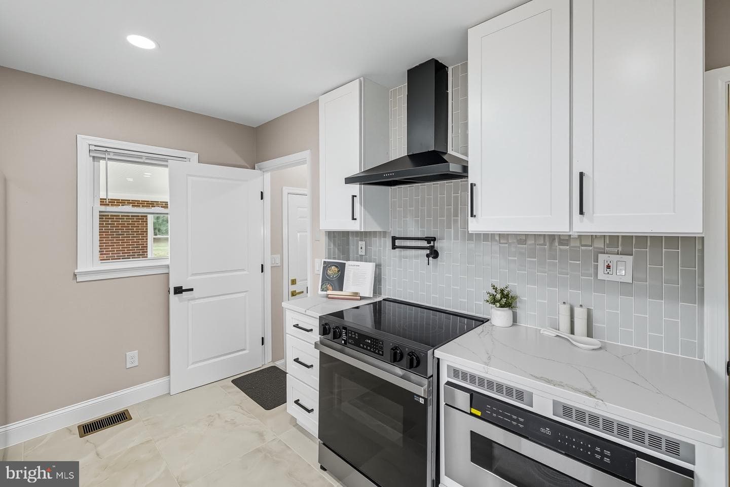 310 Spruce Street photo 15