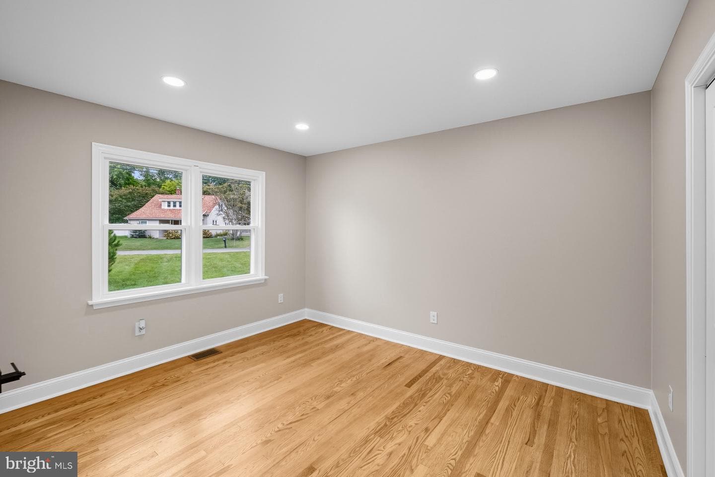 310 Spruce Street photo 26