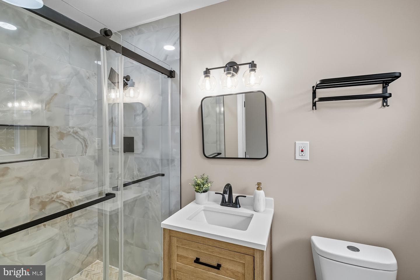310 Spruce Street photo 28