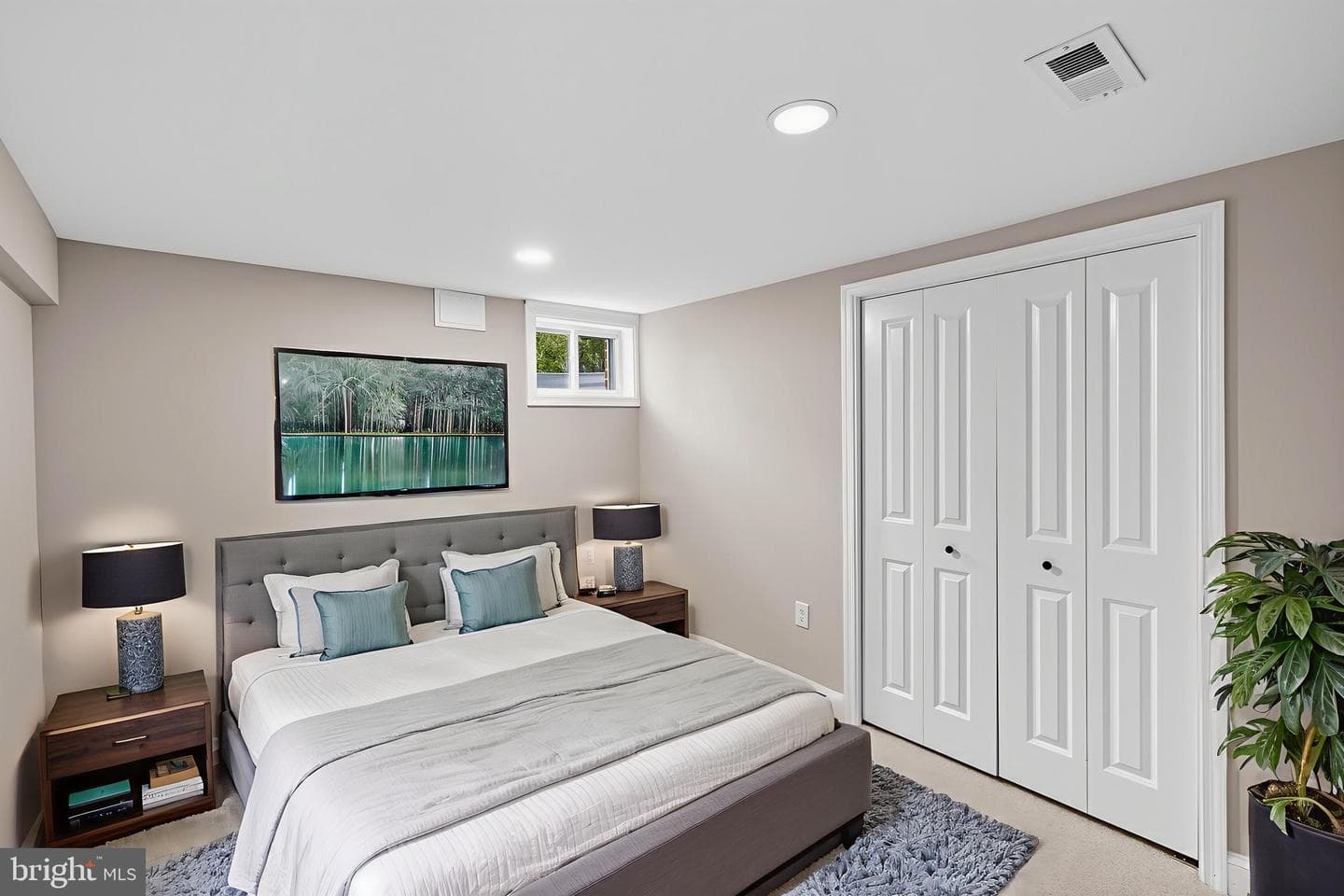 310 Spruce Street photo 36