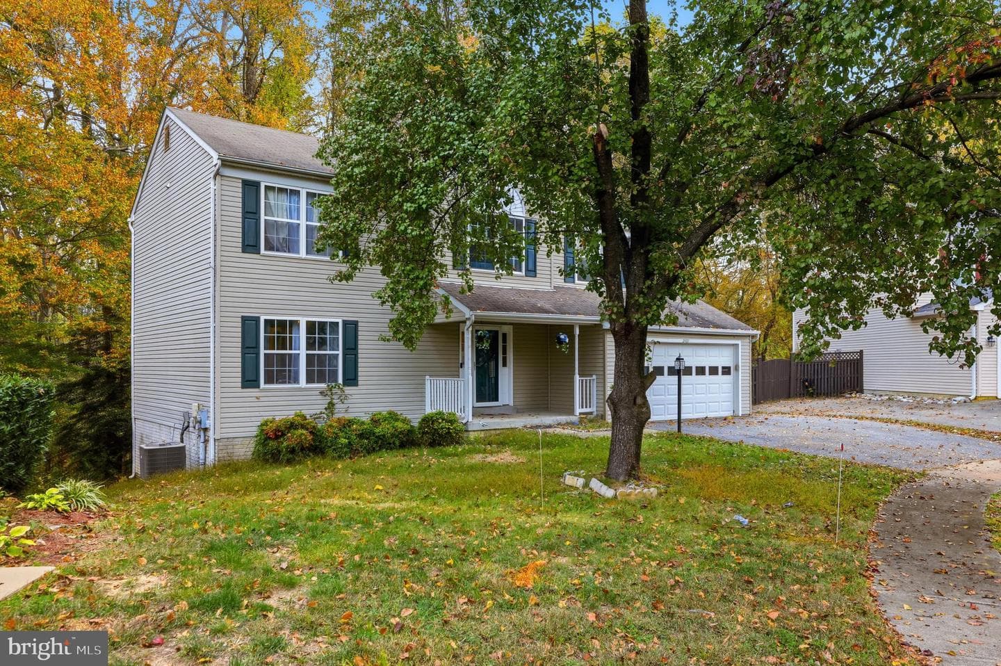 2401 Vidalia Court photo 4