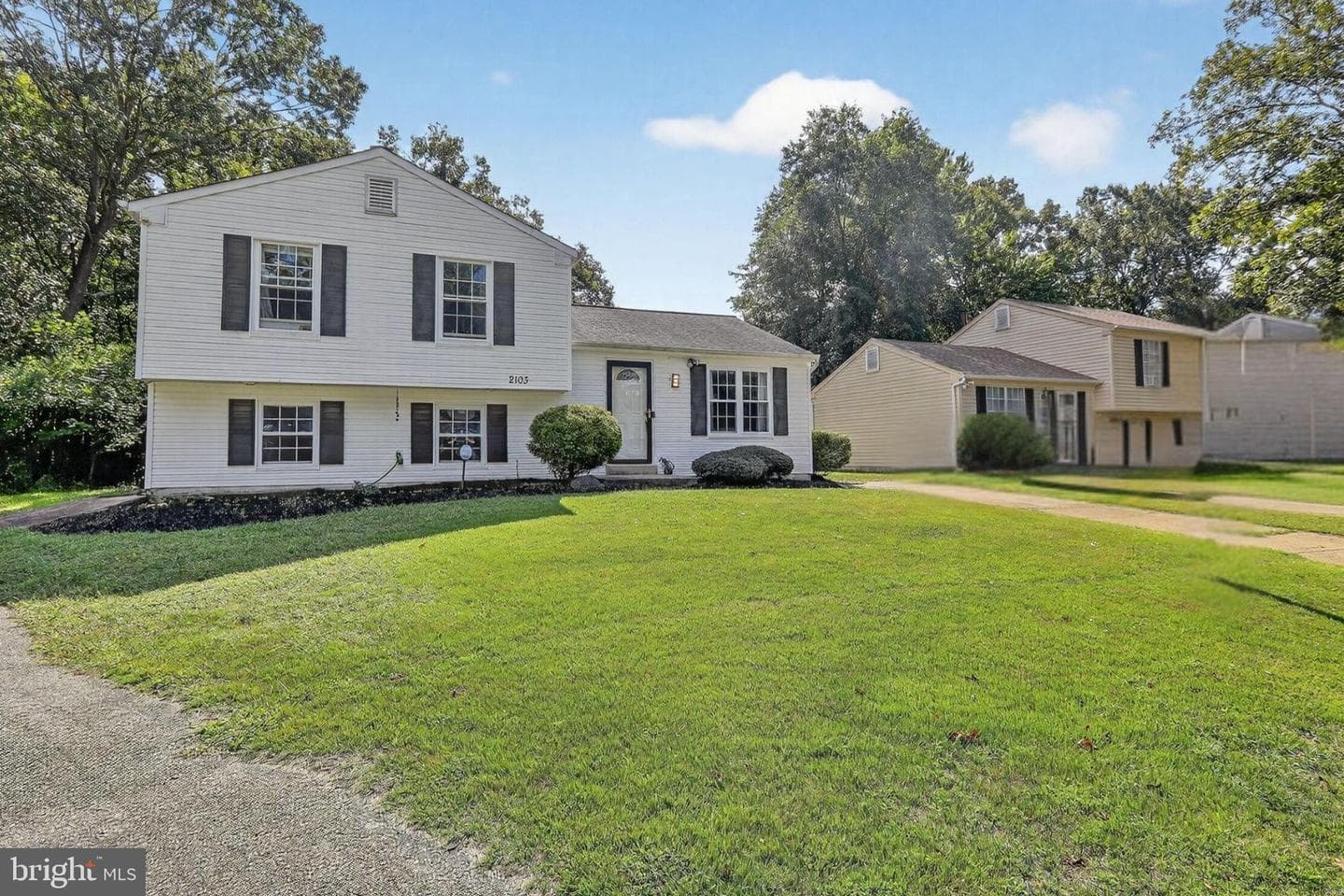 2103 Gibbons Court photo 2