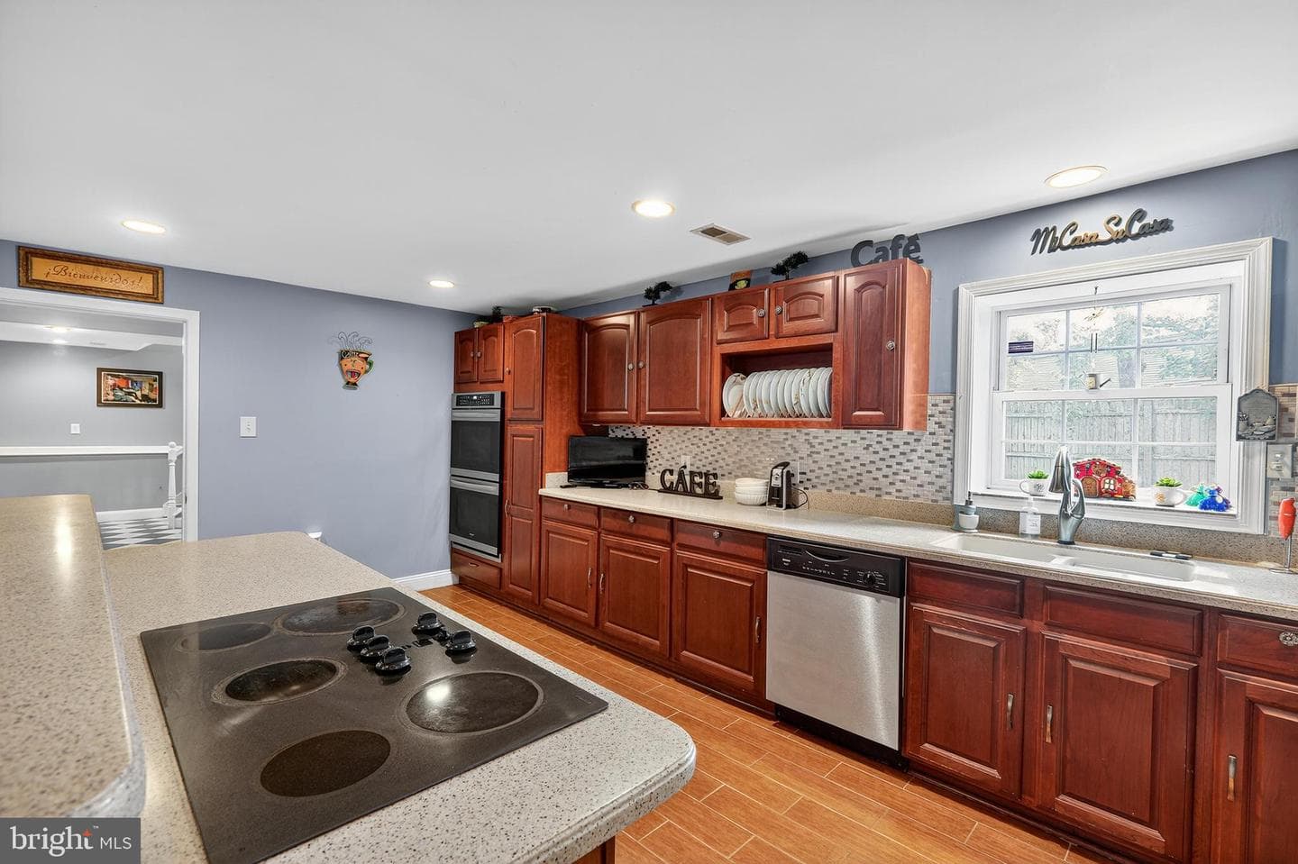 2103 Gibbons Court photo 5