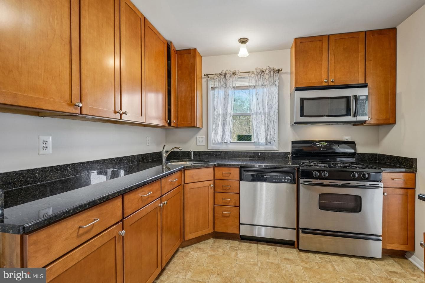 120 Garner Avenue photo 21