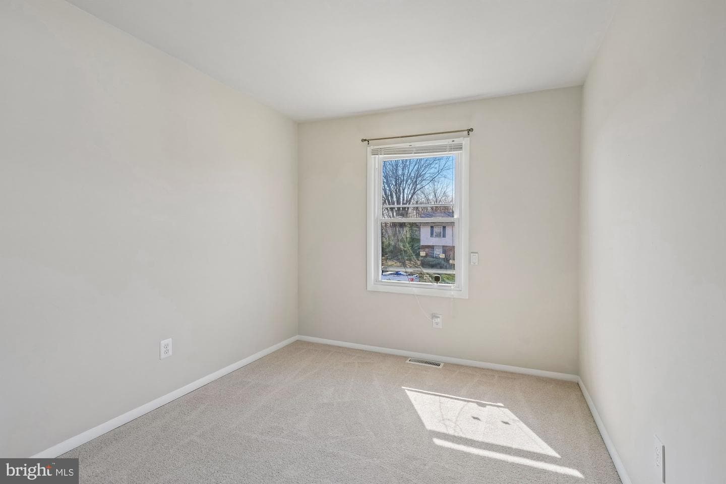 120 Garner Avenue photo 28