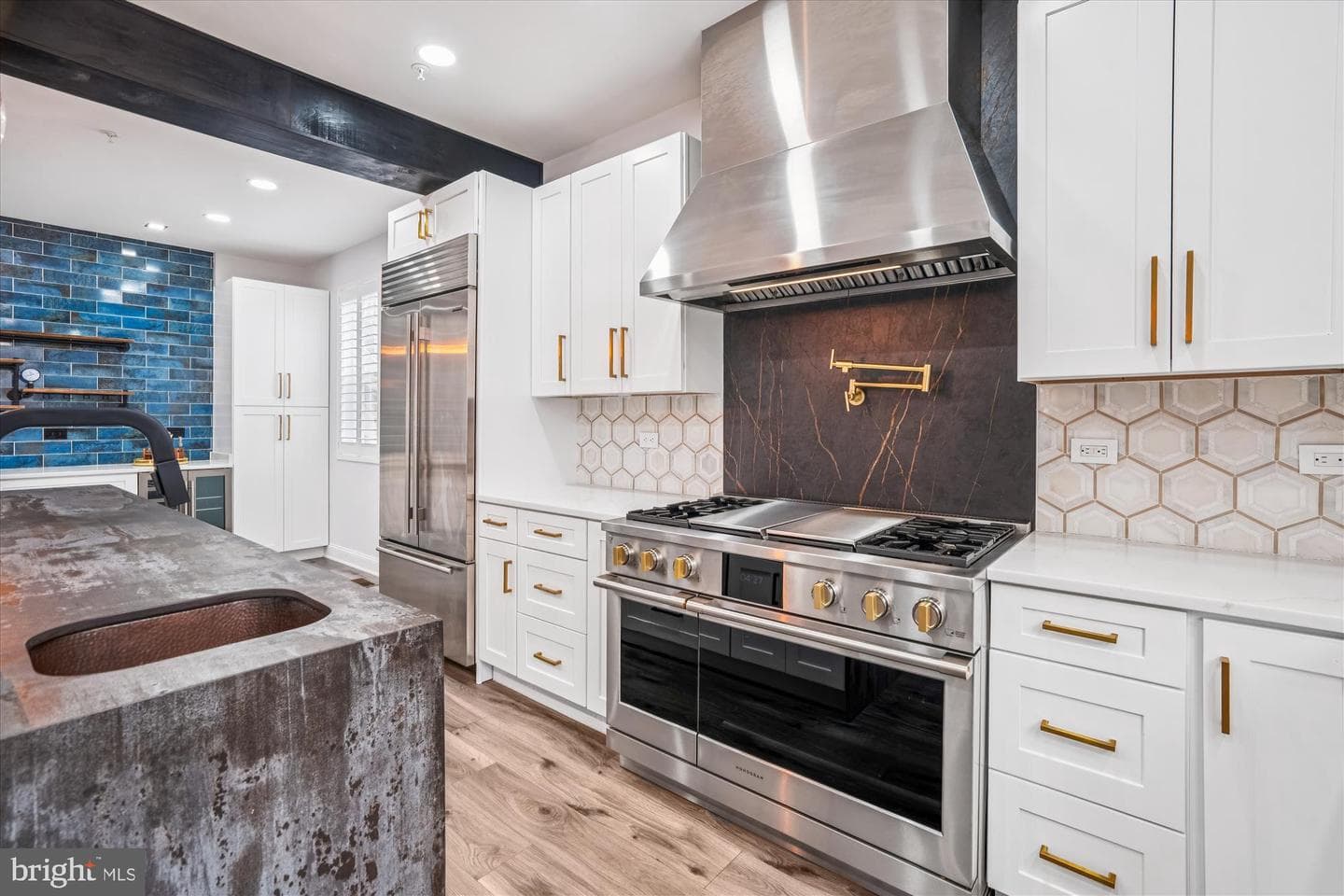 9785 Leighland Court photo 4