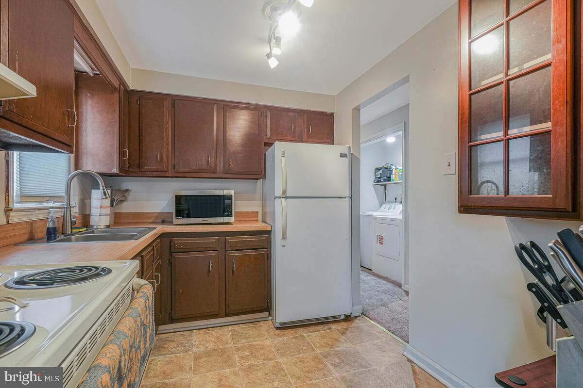 7266 Strawberry Place photo 11