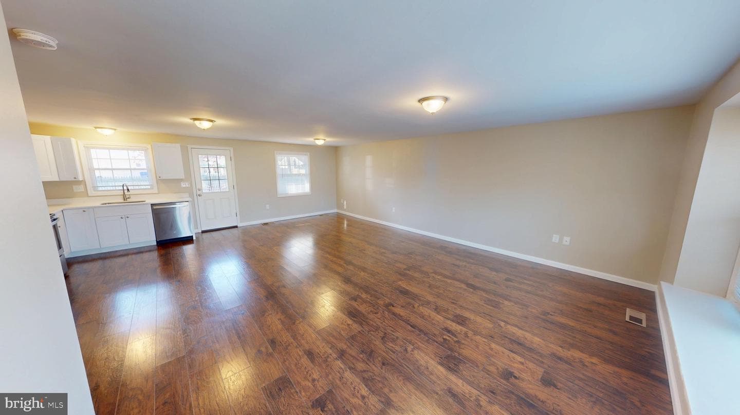 5014 Nicholas Road photo 16