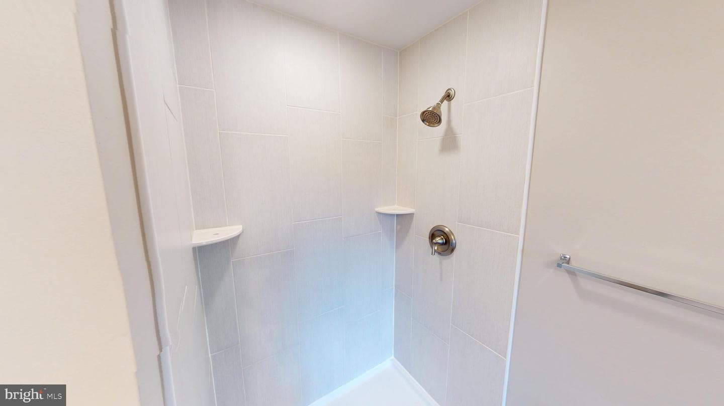 5014 Nicholas Road photo 68