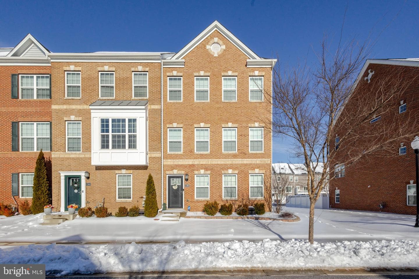 11391 Tolkien Avenue photo 2