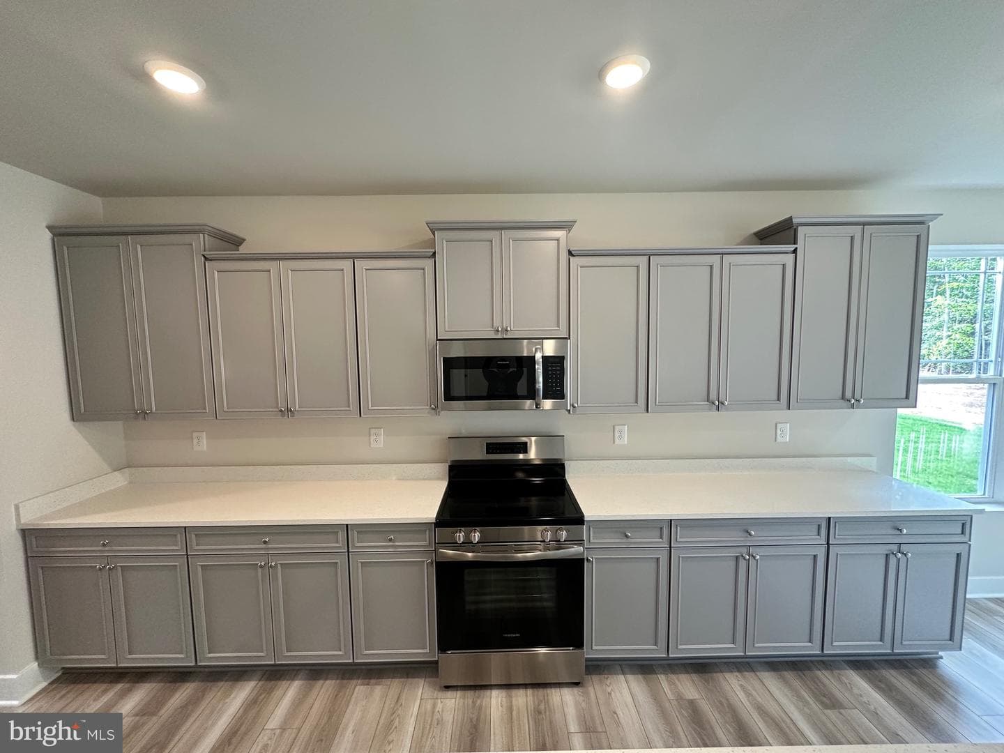 5404 Newport Circle photo 18