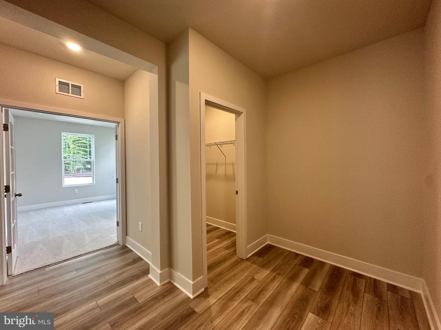 5404 Newport Circle photo 24
