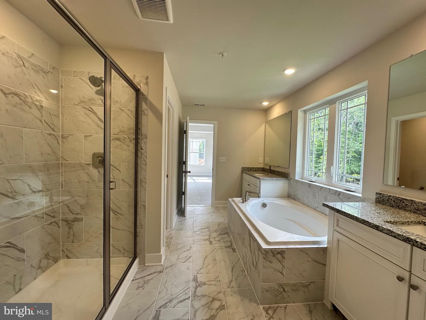 5404 Newport Circle photo 32