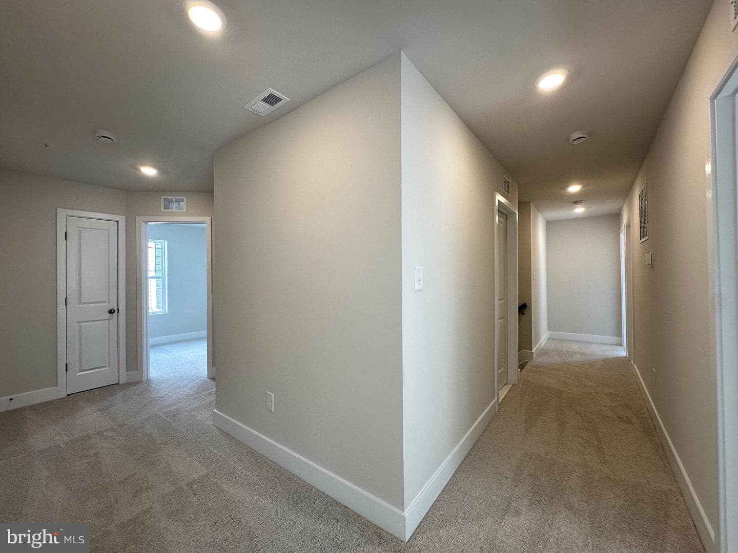 5404 Newport Circle photo 36