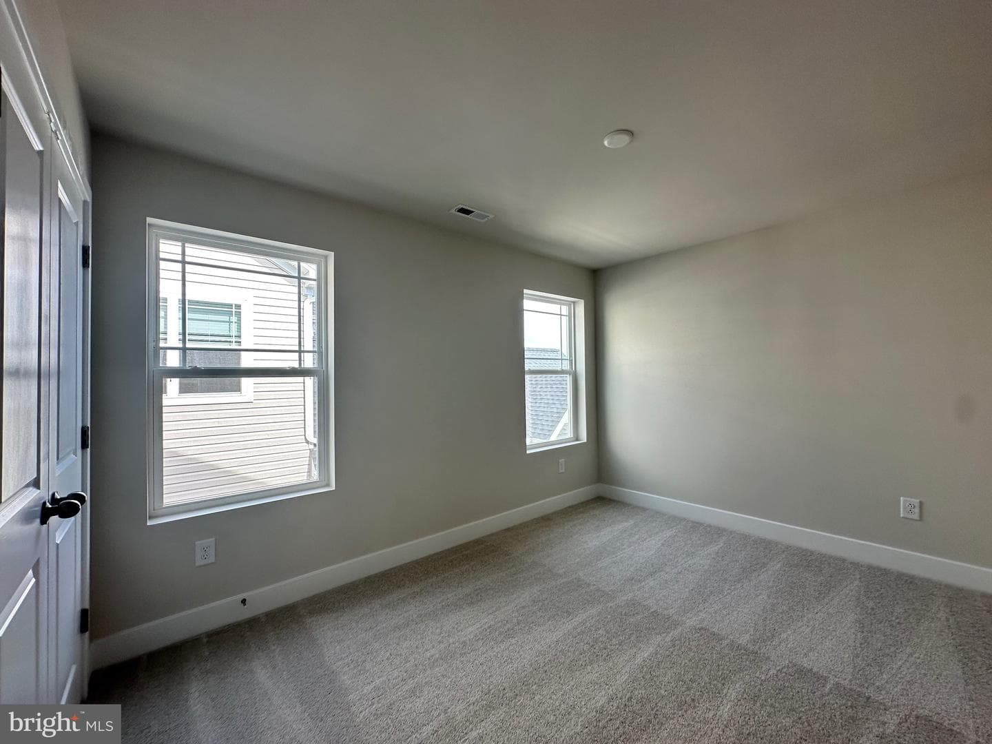 5404 Newport Circle photo 37