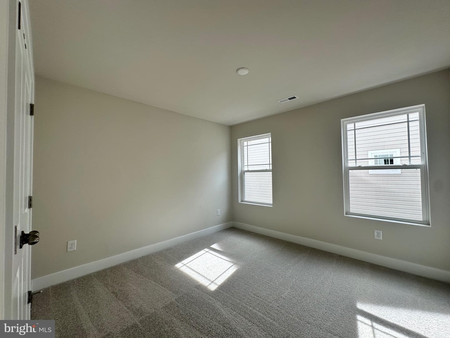 5404 Newport Circle photo 38
