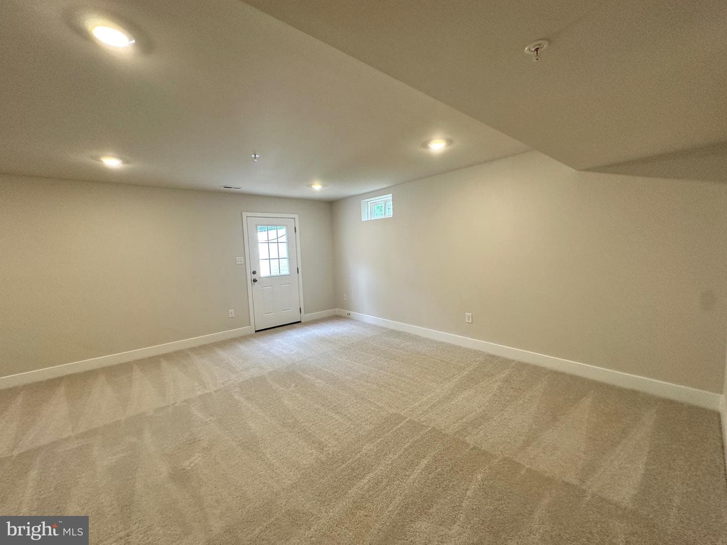 5404 Newport Circle photo 46